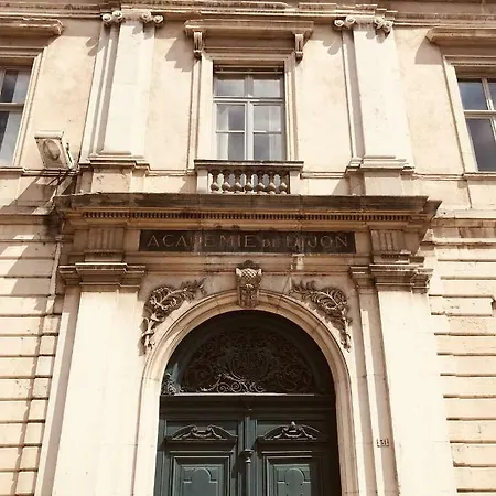 Academy's Loft 아파트 디종